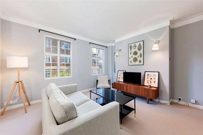 1 Bedroom Flat For Sale In Kings Court South, Chelsea Manor Gardens, London, SW3