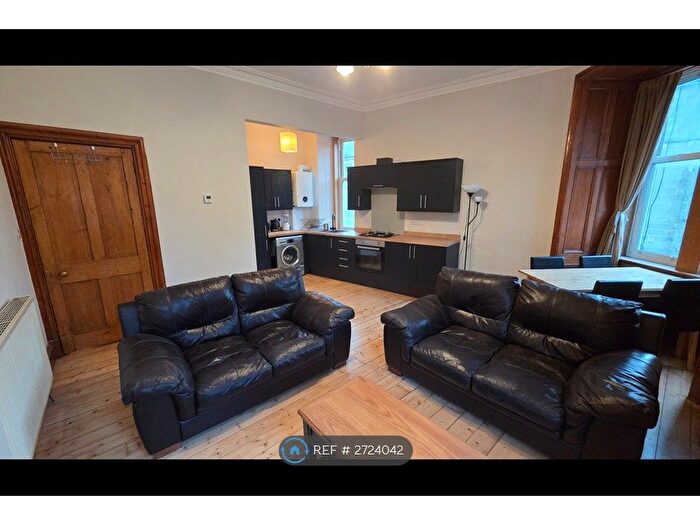 2 Bedroom Flat To Rent In Wardlaw Place, Edinburgh, EH11
