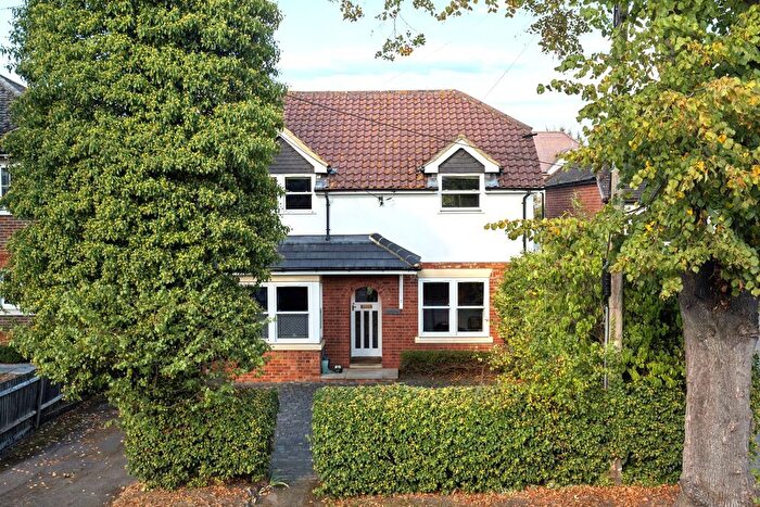 4 Bedroom Detached House For Sale In Lower Road, Cookham, Maidenhead, SL6
