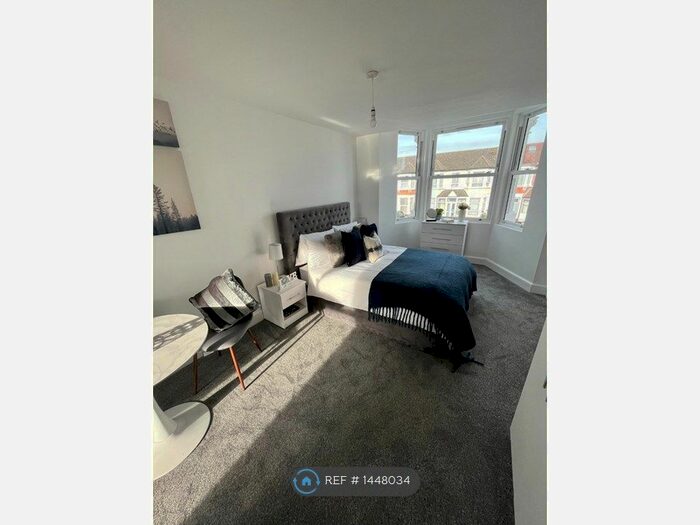 Studio To Rent In Bellingham Road, London, SE6