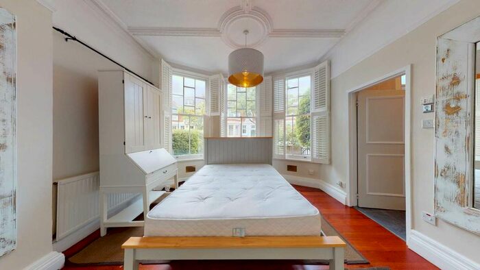 2 Bedroom Flat To Rent In Telford Avenue, Streatham Hill, SW2