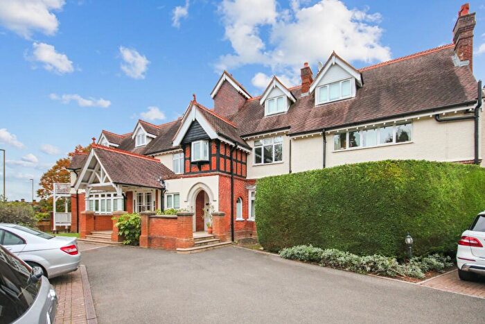 2 Bedroom Apartment For Sale In Lewes Road, East Grinstead, West Sussex, RH19