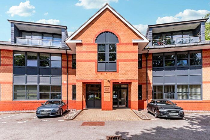 2 Bedroom Flat For Sale In Furlong Road, Bourne End, SL8