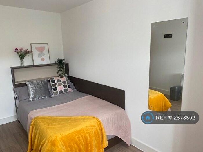 2 Bedroom Flat To Rent In Neuadd Y Castell, Bangor, LL57