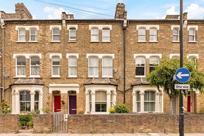 3 Bedroom Flat For Sale In Chester Road, Dartmouth Park, N19