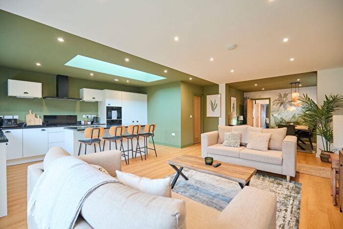 4 Bedroom Detached House For Sale In Lloyd Road, Norwich, NR8