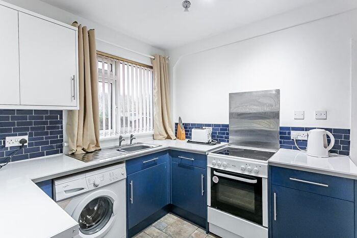 2 Bedroom Flat For Sale In Groathill Road North, Drylaw, Edinburgh, EH4