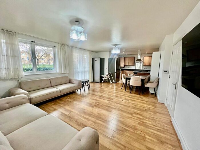 2 Bedroom Flat To Rent In Ithaki Court, Town Road, N9