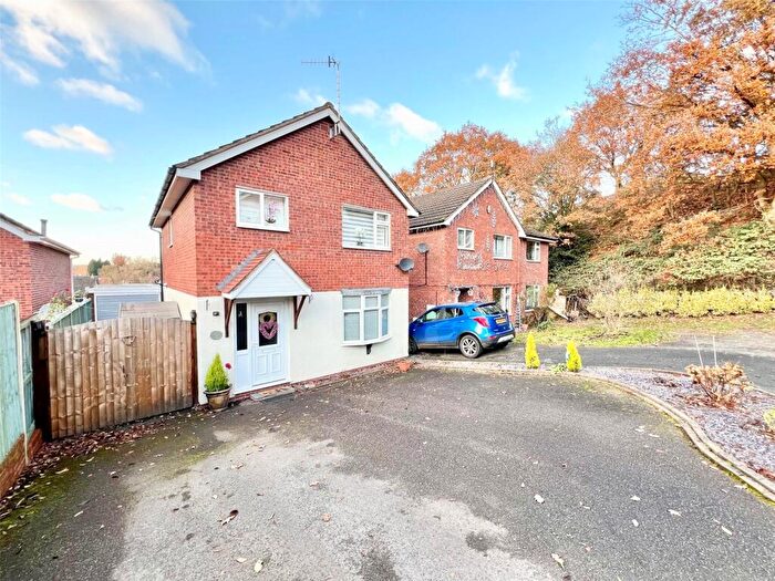 3 Bedroom Detached House For Sale In Humphries Drive, Kidderminster, Worcestershire, DY10