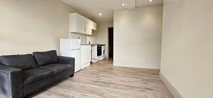 1 Bedroom Flat To Rent In Camden Road, Camden, NW1