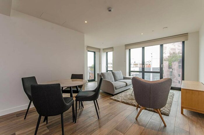 1 Bedroom Flat To Rent In Three Colts Lane, Bethnal Green, E2