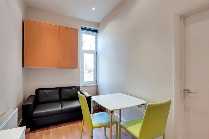 1 Bedroom Flat To Rent In Southwell Gardens, South Kensington, SW7