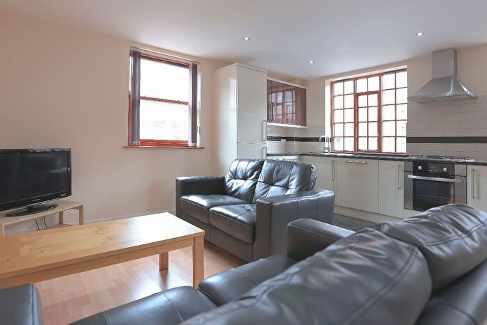 4 Bedroom Flat To Rent In Lion Works Ball Street, Sheffield, S3