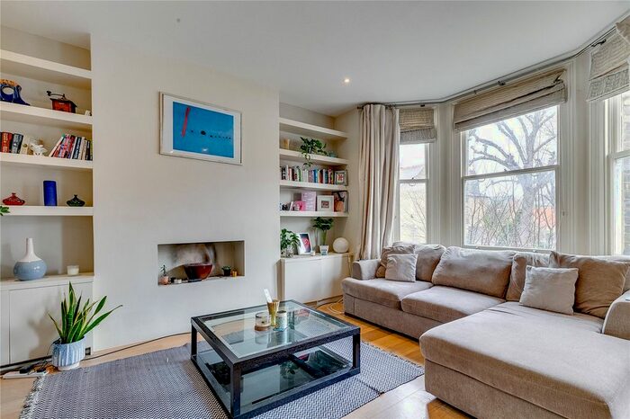 2 Bedroom Flat To Rent In Malwood Road, London, SW12