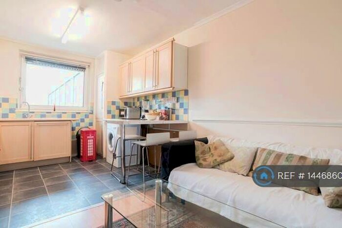 2 Bedroom Flat To Rent In St Helier Court, London, N1