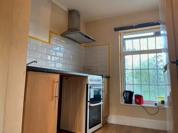 2 Bedroom Flat To Rent In Bridge Street, Pinner, HA5