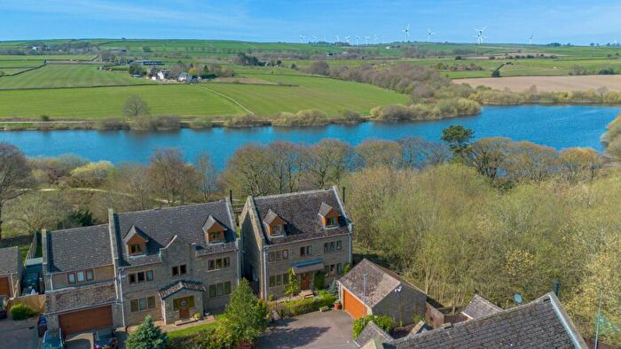 5 Bedroom Detached House For Sale In Lakeside View, Penistone, S36