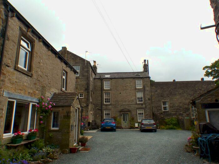 2 Bedroom Flat To Rent In Pletts Fold, Grassington, Skipton, North Yorkshire, Uk, BD23