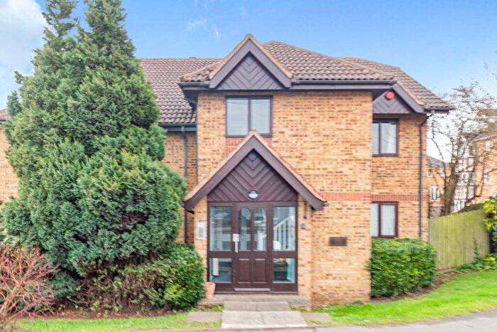 1 Bedroom Flat To Rent In Redwood Grove, Bedford, MK42