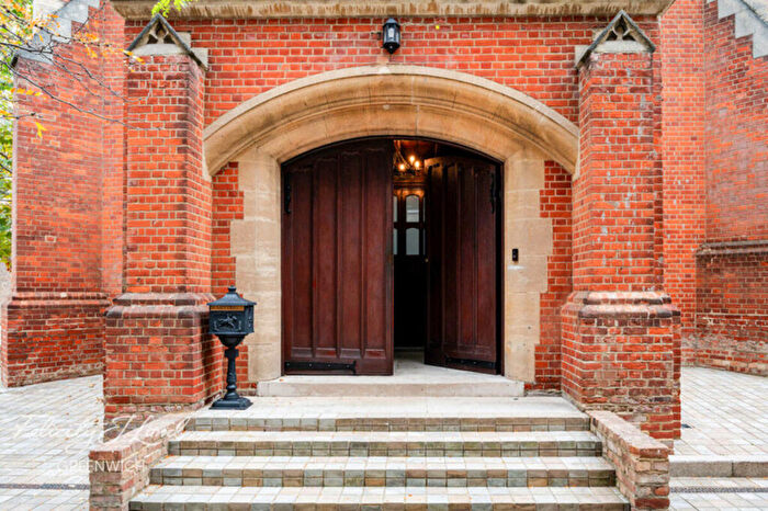 2 Bedroom Apartment For Sale In Ashmore Road, London, SE18