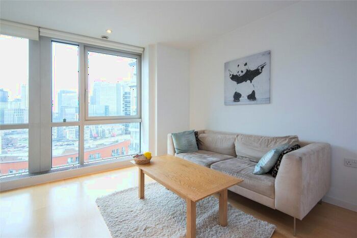 Flat To Rent In Ontario Tower, Fairmont Avenue, E14