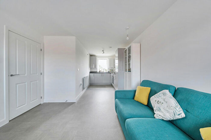 2 Bedroom Apartment To Rent In Fieldfare Way, Harlow, Essex, CM17