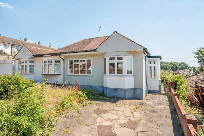 3 Bedroom Bungalow For Sale In Edmunds Avenue, Orpington, BR5