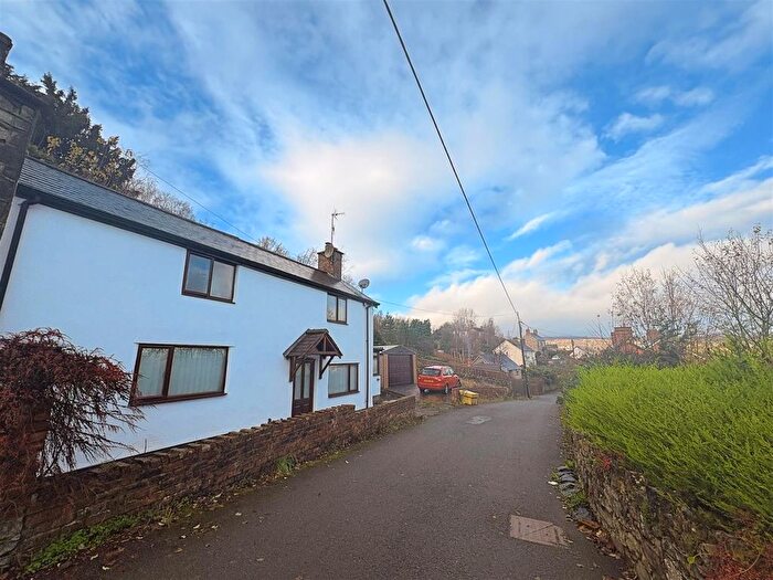 2 Bedroom End Of Terrace House For Sale In Woodlands Road, Froncysyllte, Llangollen, LL20