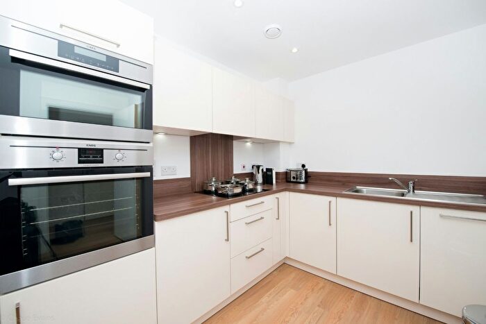 1 Bedroom Flat To Rent In Ivy Point, No The Avenue, Bow, E3