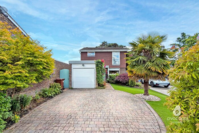 3 Bedroom Detached House For Sale In Quintilis, Bracknell, RG12