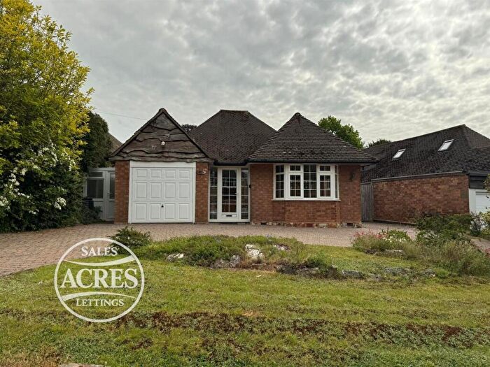 2 Bedroom Detached Bungalow For Sale In Hillside Road, Four Oaks, Sutton Coldfield, B74