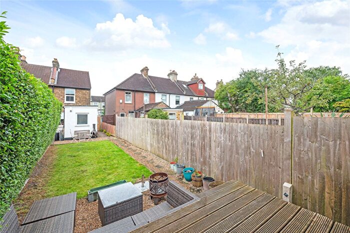 2 Bedroom End Of Terrace House For Sale In Pope Road, Bromley, BR2