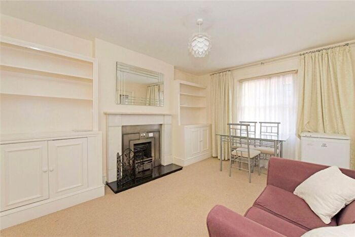 1 Bedroom Terraced House To Rent In Cliff Road, Camden, NW1