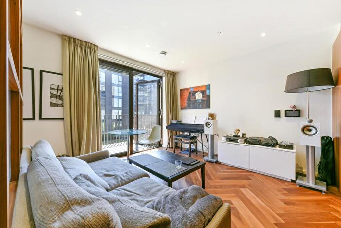 Apartment For Sale In Ambassador Building, Embassy Gardens, Nine Elms, SW11