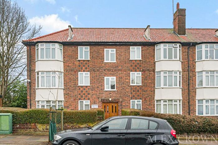 2 Bedroom Apartment To Rent In Brook Court, Brook Avenue, Edgware, HA8