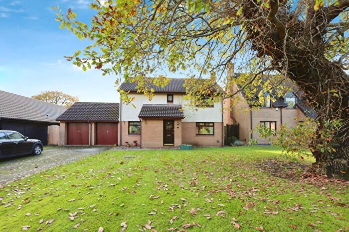 4 Bedroom Detached House For Sale In Dibbinview Grove, Spital, CH63