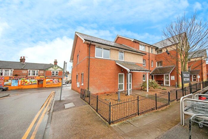 2 Bedroom Maisonette For Sale In Bramford Road, Ipswich, IP1