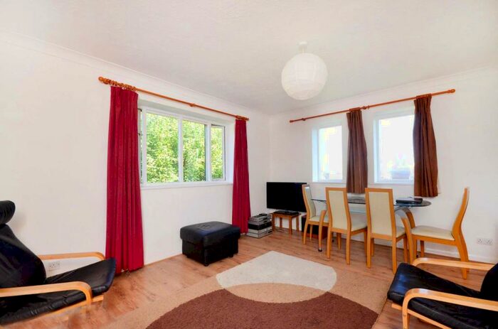 1 Bedroom Flat To Rent In Farnham Road, Guildford, , Guildford, GU2