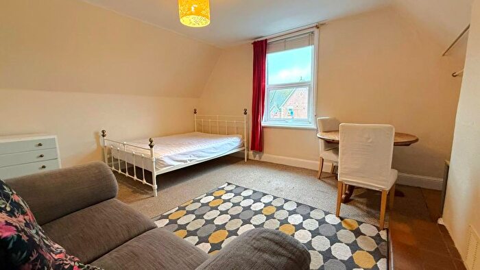 Studio To Rent In Woodbridge Road, Guildford, GU1