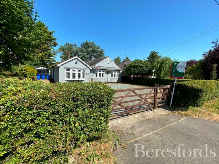 3 Bedroom Bungalow For Sale In Loves Green, Highwood, CM1