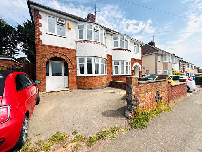 3 Bedroom House To Rent In Deeble Road, Kettering, NN15