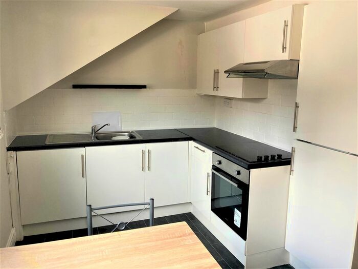 2 Bedroom Flat To Rent In Lower Cathedral Road, Cardiff, CF11