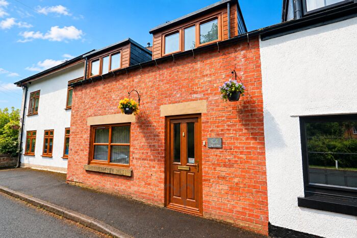 3 Bedroom Cottage For Sale In Darkinson Lane, Lea Town, Preston, PR4