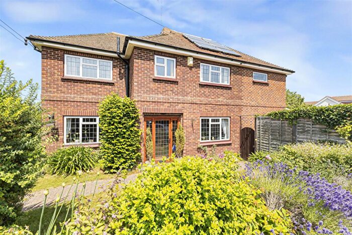 4 Bedroom Detached House For Sale In Coutts Avenue, Shorne, DA12