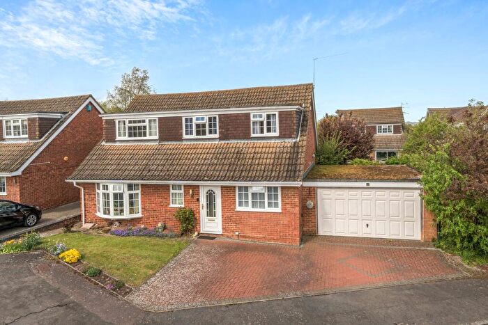 5 Bedroom Detached House For Sale In Whinnetts Way, Pulloxhill, MK45