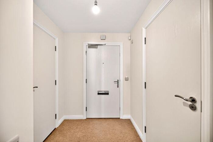 1 Bedroom Flat For Sale In Dreton Lodge, Havant Road, Drayton, PO6