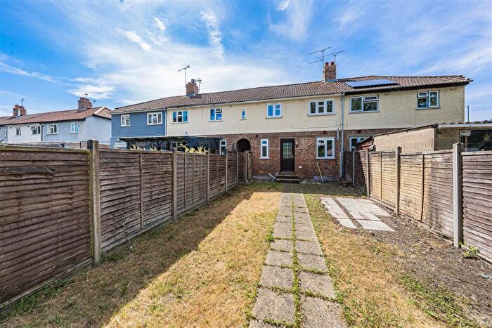 Terraced House For Sale In Dedworth Road, Windsor, SL4