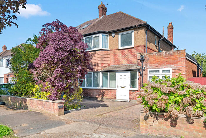 3 Bedroom Semi-Detached House To Rent In Anglesmede Crescent, Harrow, HA5