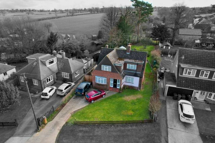 3 Bedroom Detached House For Sale In Butts Way, Galleywood, Chelmsford, CM2