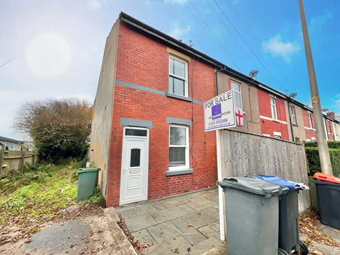 2 Bedroom End Of Terrace House For Sale In Springfield Terrace, Fleetwood, FY7